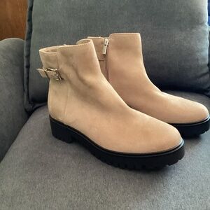 NWT Calvin Klein Kalonie Almond Toe Lug-Sole Casual Booties 8.5